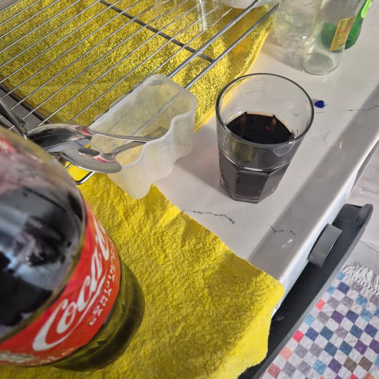 Gazı Kaçmış Ve Aşırı Şekerli Coca-Cola Şikayetim