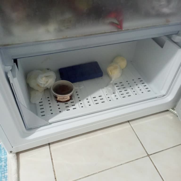 Buzluğun Çekmece Kırılması Ve Parça Temini Talebi