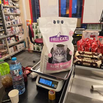10 Litre Deyen Kedi Kumu Gerçekte 7,7 Kg Yanıltıcı Ambalaj