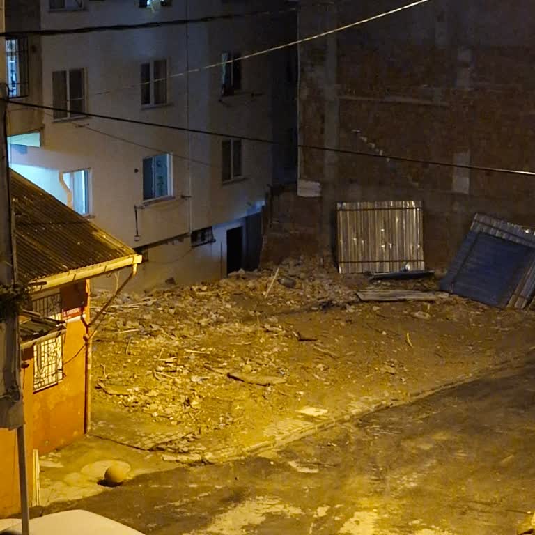 Bina Yıkımı Sonrası Altyapı Zarar Gördü Ve Fiber İnternet Kesintisi Uzun Süre Sürüyor