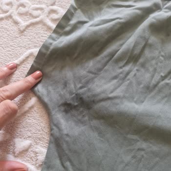 Spray Nivea dañó mi ropa, solicito compensación por los daños