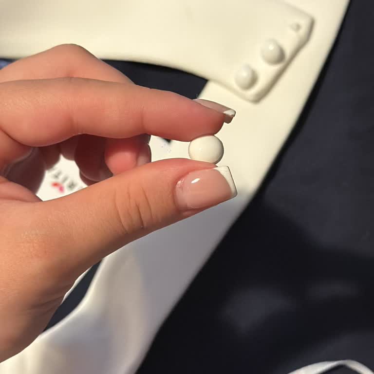 884FA7349M Numaralı Siparişte Düğme Kopuk Geldi, Kalite Kontrolü Yok