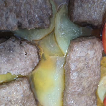 Migros Çolaklı Şubesinde Uzman Kasap Kebabında Kıllı Ve Taşlı Parça