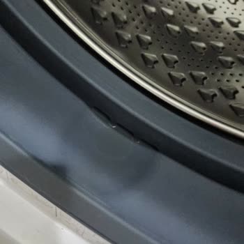 Kapağı Yerinde Oturmayan Ve Aşırı Sallanan Arçelik Çamaşır Makinesi