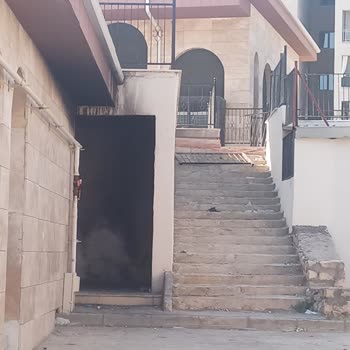 Abdullahpaşa 257. Sokaktaki Sahipsiz Dükkanlar Güvenlik Tehdidi Ve Yangın Riski Oluşturuyor
