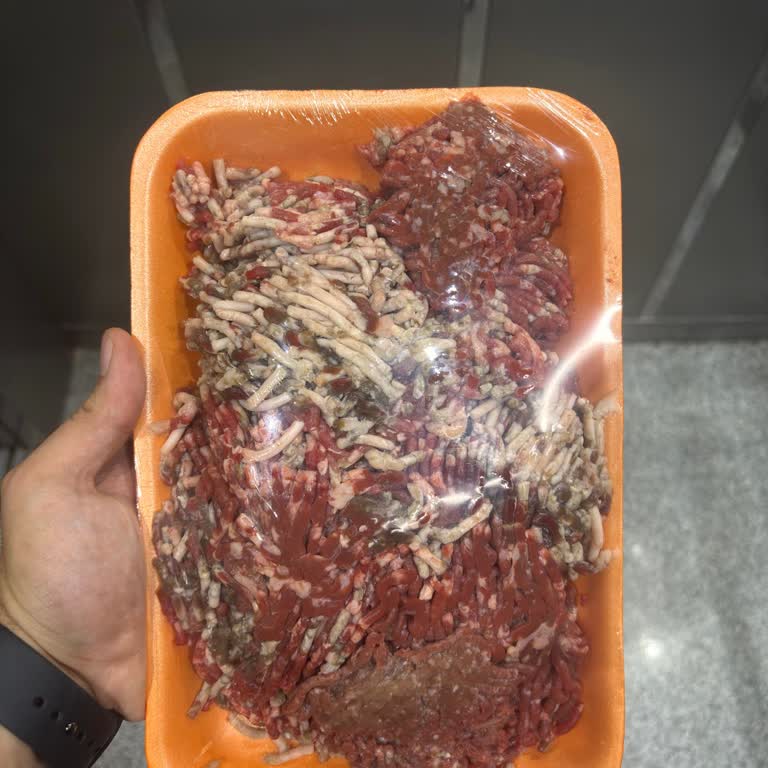 Bozulmuş Dana Kıyma Ve Mağaza Müdürünün Çözüm Sunmaması