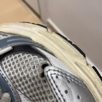 New Balance 530 Ayakkabısında Köşe Açılması Ve Değişim İsteği