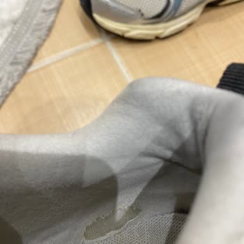 New Balance 530 Ayakkabısında Köşe Açılması Ve Değişim İsteği