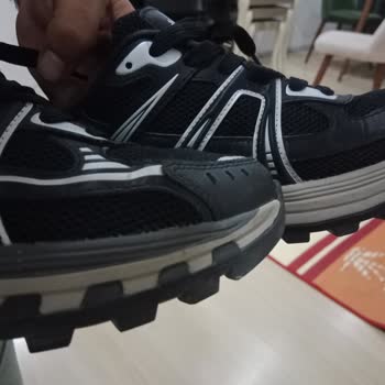 Boyner'den Skechers Sneaker'da Kalıp Hatası Ve Şiddetli Koku İade Talebi