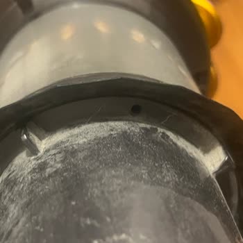 Dyson Servisinde Kırık Ve Eksik Vida İle Geri Gelen Süpürge Müşteri Desteği Yanıt Vermiyor