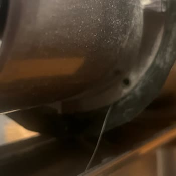 Dyson Servisinde Kırık Ve Eksik Vida İle Geri Gelen Süpürge Müşteri Desteği Yanıt Vermiyor
