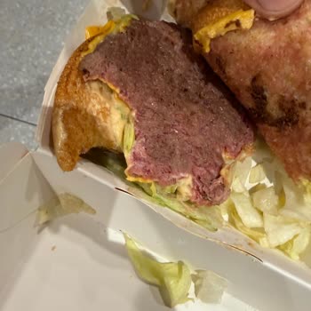 Pişmemiş Hamburger Ve Eksik Sipariş, Çözüm Odaklı Olmayan Personel