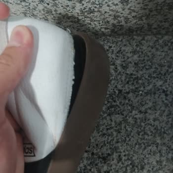 Adidas Ayakkabısının Topuk Bölümü Kısa Sürede Açıldı Ve Garanti Talebim