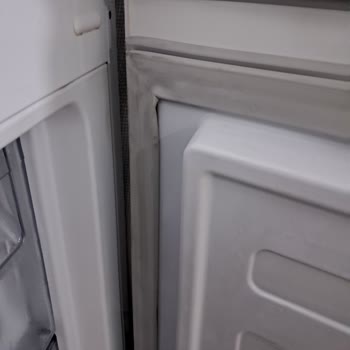 Kapanmayan Derin Dondurucu Kapak Ve Lekeli Contalar Sorunu