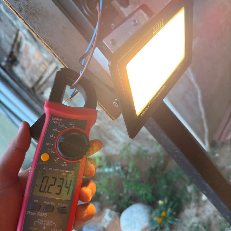 ZMR LED Projektörünün Watt Değeri Gerçekte 50W Çıktı, Performans Ve Müşteri Hizmetleri Sorunlu