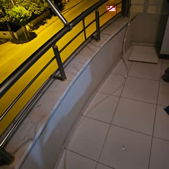 Samsung Yetkili Servis Çalışanlarının Kaba Tutumu Ve Duvar Zararları