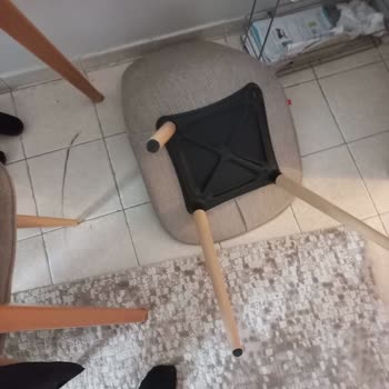 Kelebek Mobilya'da Kırılan Sandalye Ayağının Dört Buçuk Ayda Temin Edilememesi