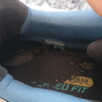 İki Ayda Yırtılan Skechers Ayakkabıya Kullanıcı Hatası İddiası Ve İade Talebi
