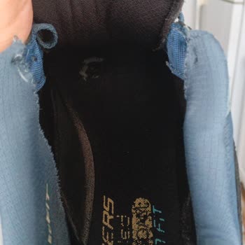 İki Ayda Yırtılan Skechers Ayakkabıya Kullanıcı Hatası İddiası Ve İade Talebi