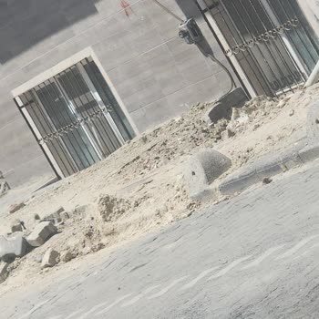 Kaldırımlardaki Çukur Ve Göçme Yaya Güvenliğini Tehlikeye Atıyor