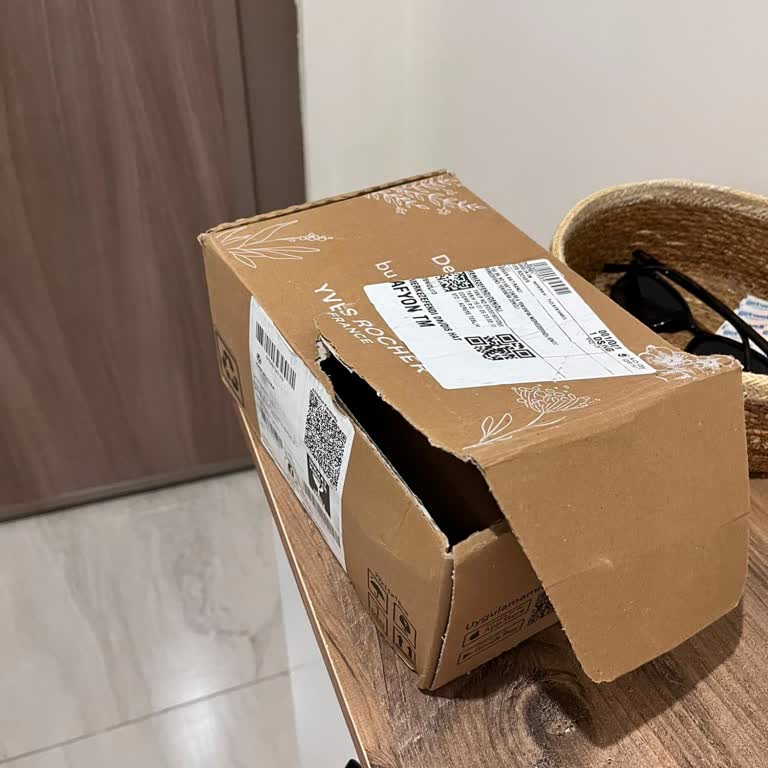Kapıda Bırakılan Kargo Kutusu Yırtıldı, Tester Ürünler Çalındı