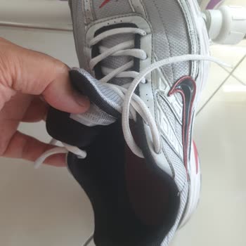 Nike Ayakkabısının İç Astarı 60 Günde Yırtıldı, Değişim Reddedildi