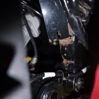 Yeni SYM Motorsiklette Şase Pası, Elektrik Soketlerinde Oksitlenme Ve Kafa Sallama