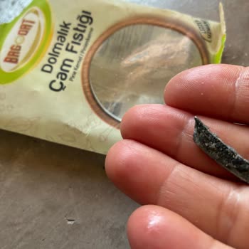 Migros Dalaman Şubesinde Çam Fıstığı Paketi İçinde Kırık Metal Parçası Bulundu