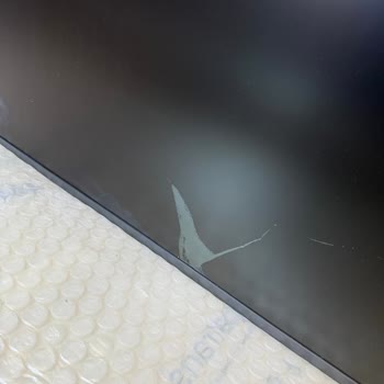 Samsung Yetkili Servisinin Dikkatsiz Montajı Sonrası 75 İnç Frame TV Kırıldı