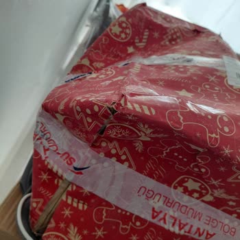 Sürat Kargo Şubesinden Gelen Kargo Tamamen Parça Oldu, Hediyelerim Zarar Gördü