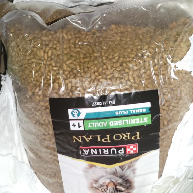 Yanlış Ve Açık Paketli Kedi Maması Teslimatı, 3100 TL İade Talebi