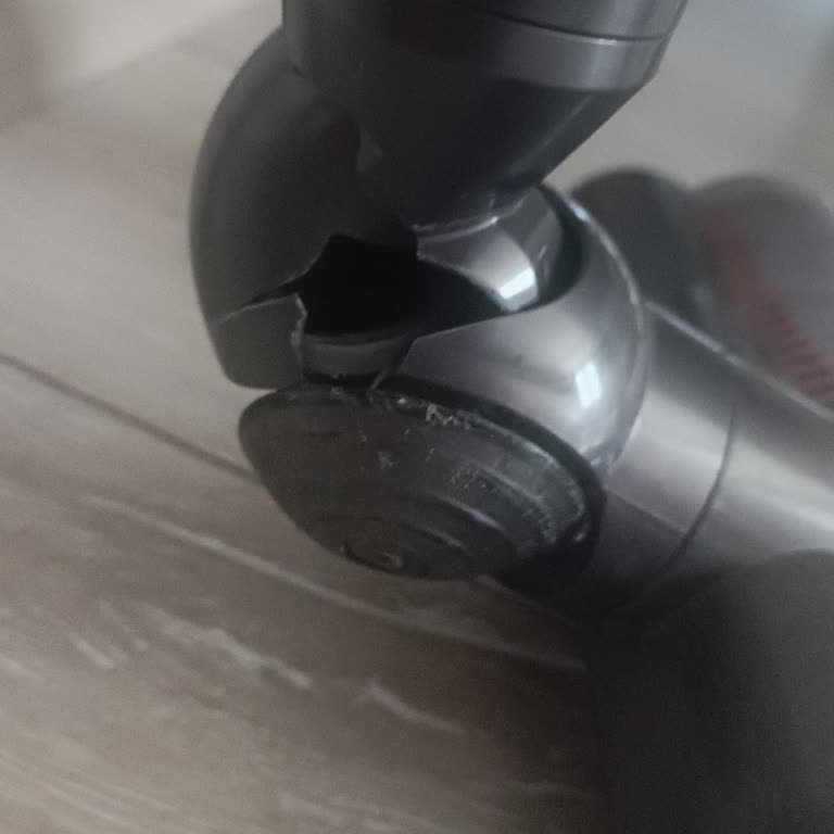 Dyson V11 Halı Başlığındaki Çatlak Ve Garanti Kapsamında Değişim Talebim