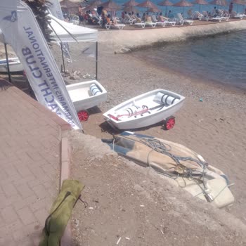 Marmaris Halk Plajı Özel Çadır Ve Tekneyle İşgal Ediliyor