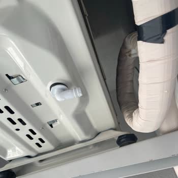 Bosch Climate 2000 Klimada Dış Üniteden Su Sızıntısı Balkon Islanmasına Neden Oluyor