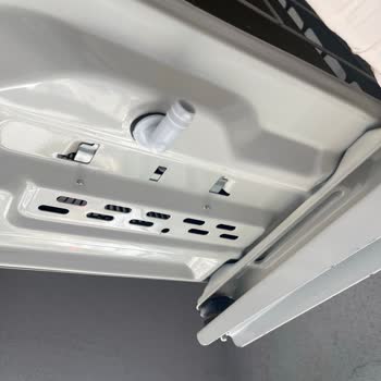 Bosch Climate 2000 Klimada Dış Üniteden Su Sızıntısı Balkon Islanmasına Neden Oluyor