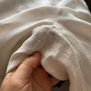 DeFacto Pantolonunda Etiketsiz, Tiftiklenmiş Ve Açılmış Dikiş