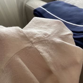 DeFacto Pantolonunda Etiketsiz, Tiftiklenmiş Ve Açılmış Dikiş