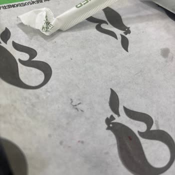 Dönerde Bulaşık Teli Çıktı, Çalışanlar Özürsüz Davrandı