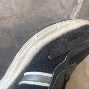 Üretim Hatası Nedeniyle Yırtılan Adidas Cloudfoam Ayakkabı Ve Değişim Talebi