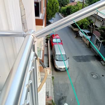 Vestel Kadıköy Servisinin Kaba Montajı Nedeniyle Dış Ünite Boruları Açık Kaldı