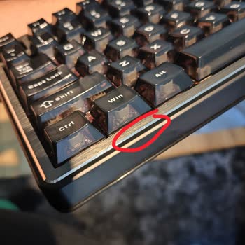Meyer Gaming'den Aldığım Ayıplı Klavyede Fabrika Çizikleri, Satıcı İadeyi Reddediyor