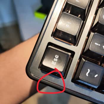 Meyer Gaming'den Aldığım Ayıplı Klavyede Fabrika Çizikleri, Satıcı İadeyi Reddediyor
