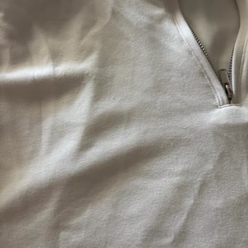 Kağan Ky Fashion Pantolonun Her İki Ön Kısmında Pembeleşme Ve Renk Solmaları Oluştu