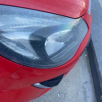 AVM Otoparkındaki Çim Sulaması Nedeniyle Araç Lekeleri İçin 5.500 TL İade Talebi