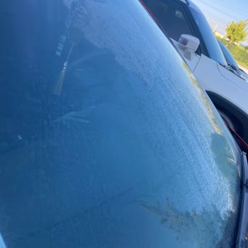 AVM Otoparkındaki Çim Sulaması Nedeniyle Araç Lekeleri İçin 5.500 TL İade Talebi