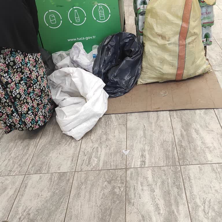 Depozito Makinesinde 1,5 Saat Bekletilme Ve Görevli İlgisizliği