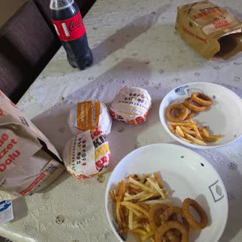 Yemeksepeti'nde Eksik Hamburger İçin İade Talebi Ve İletişim Sorunu