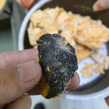 Lezita Döner Ürünü Donuk Halde Yanmış Ve Kötü Kokmuş
