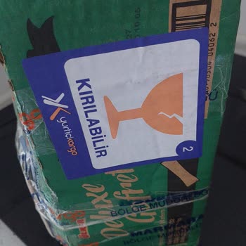 Kırılabilir Etiketli Koli Hasar Aldı Ve Görevli Yardım Etmedi