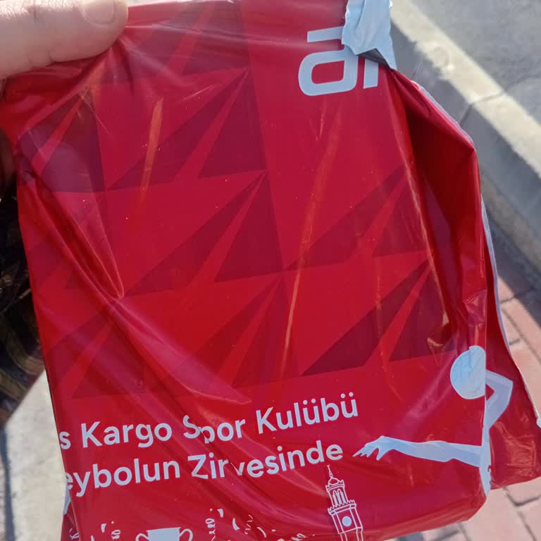 Yakacık Şubesinde Kapanış Saati Öncesi Keyfi Kargo Reddi